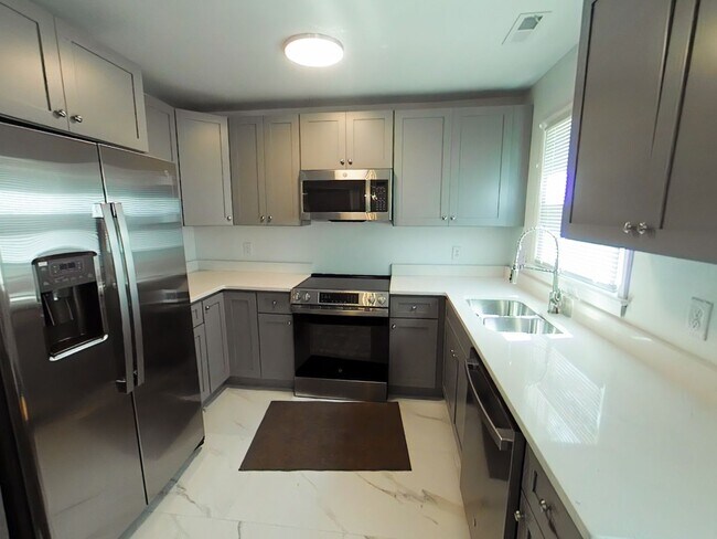 Building Photo - Fully Renovated 3-Bedroom Ranch Home for L...