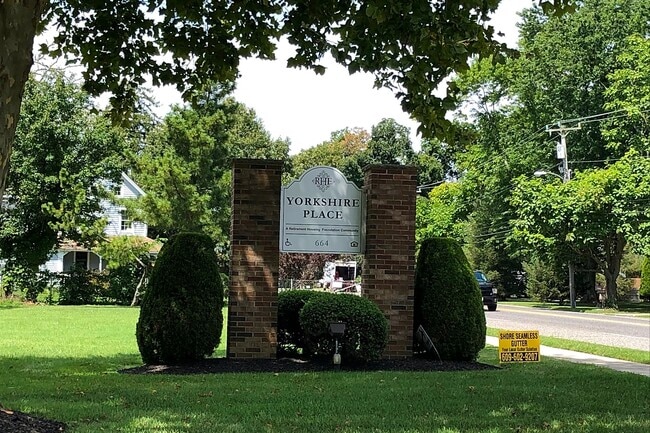 Foto del edificio - 664 Town Bank Rd