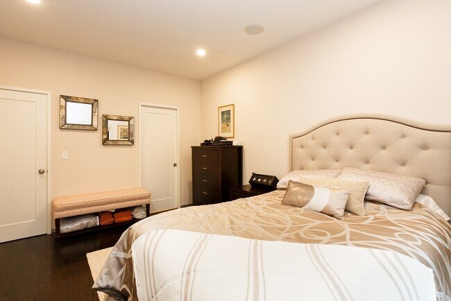 Foto del edificio - 350 W Broadway