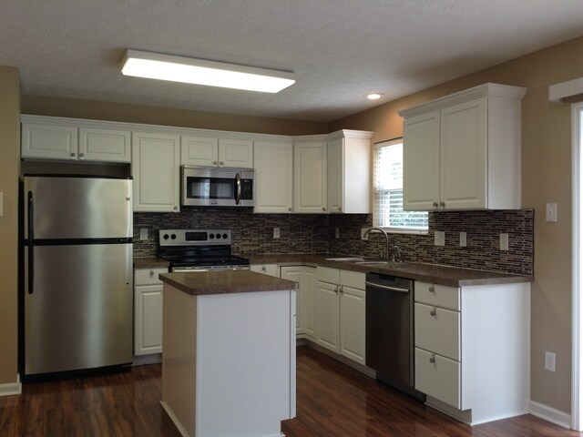 Foto del edificio - 6505 Semmes Ln