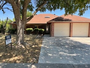 Building Photo - 2304 Hunt Dr