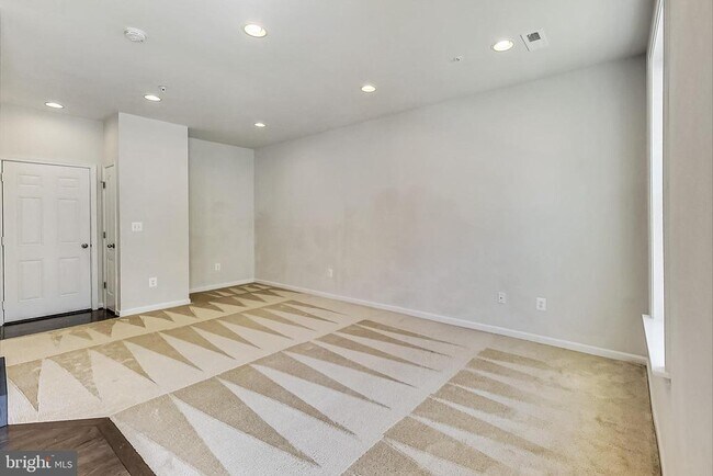 Building Photo - 9118 Fox Stream Way