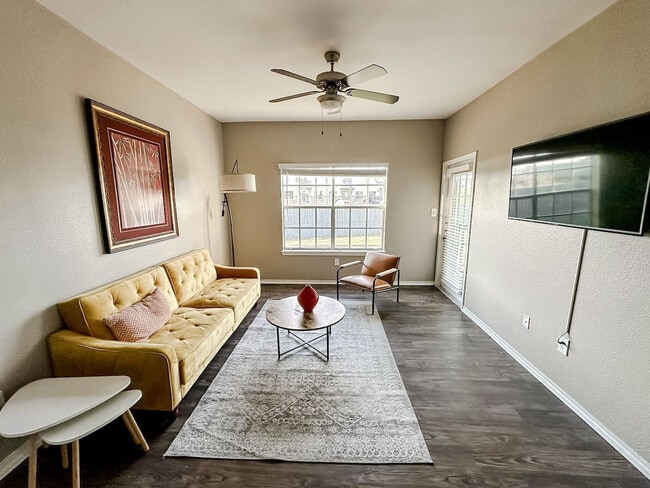 Foto del edificio - 6225 Saratoga Blvd