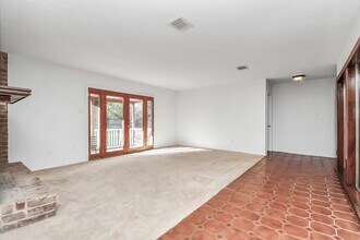Building Photo - 403 Westwood Dr