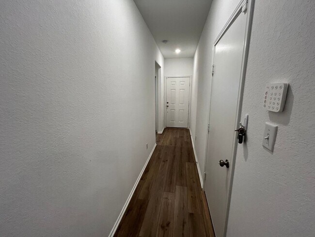 Building Photo - 3 Bedroom Single Family Home in Jarrell