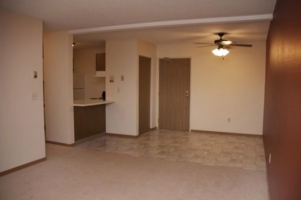 Foto del edificio - Third floor 2 bedroom for November