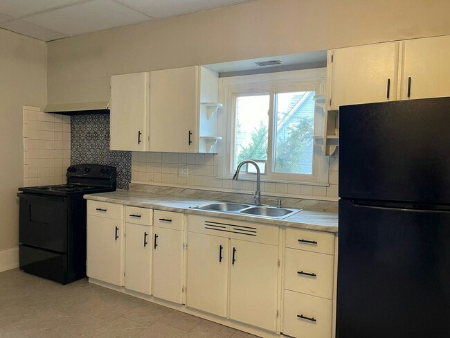 Building Photo - 525 Wayne Ave