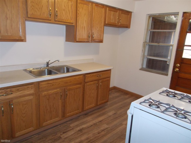 Building Photo - 2 br, 1 bath  - 1917 Warwick Ave 1917 Warwick