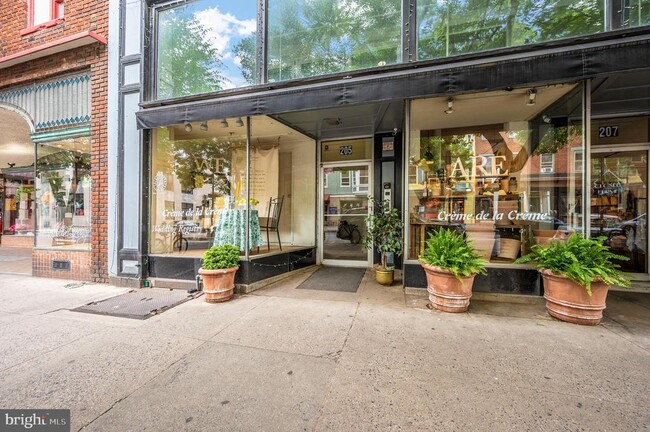Building Photo - 205 MARKET-THRU 207 St