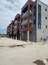 Building Photo - 406 Dundas St S
