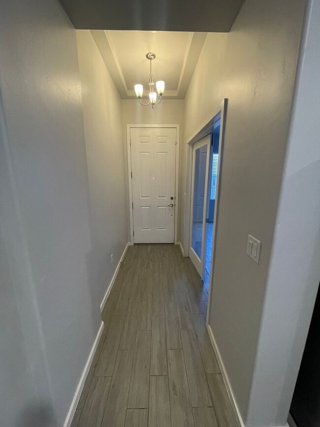 Building Photo - Gorgeous 3 Bedroom/2 Bath Home located in ...