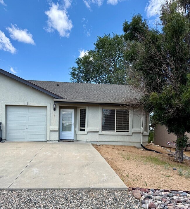 Building Photo - 7400 E Horseshoe Ln