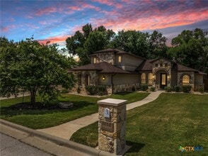 Building Photo - 1010 Woodland Bend Cir