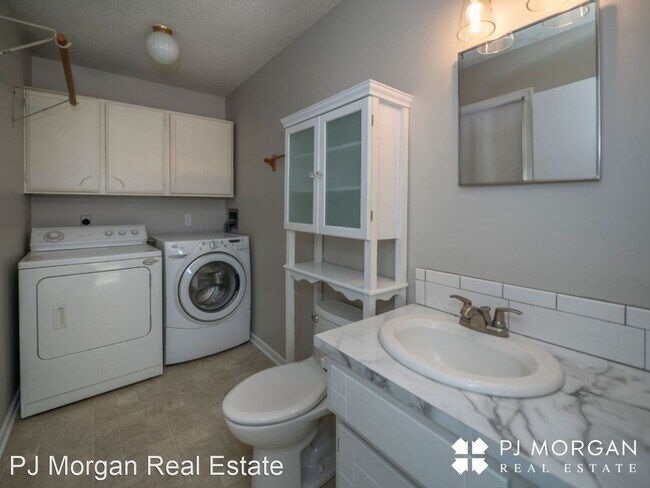 Building Photo - 4 br, 2.5 bath House - 2155 N 124th Ave Cir