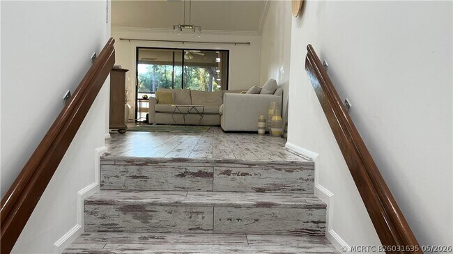 Building Photo - 5580 Coach House Cir