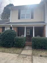 Building Photo - 19 Somersett Dr