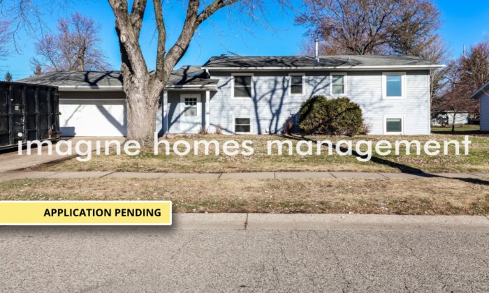 Foto principal - Renovated 5 Bedroom in Apple Valley!