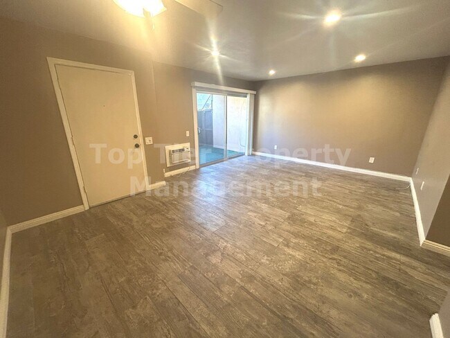 Foto del edificio - ***Remodeled, 1st Floor Studio Apartment in the Heart of Mission Valley - Available NOW***