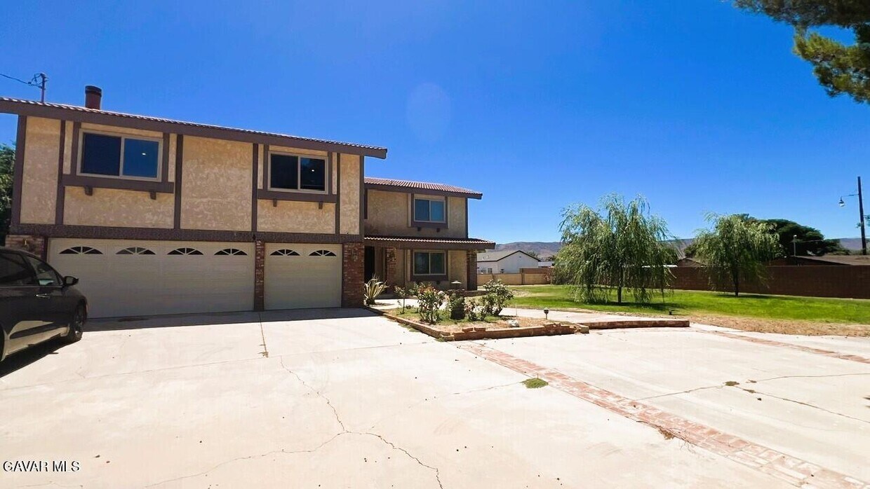 Foto principal - 5020 W Ave K 10