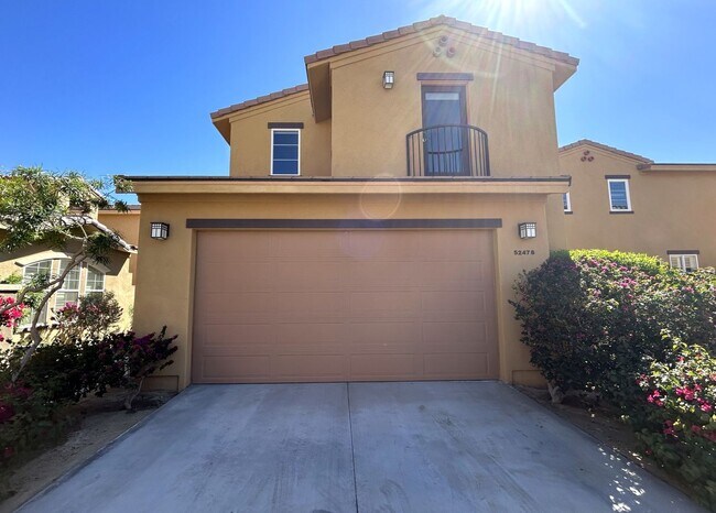 Foto del edificio - COMING SOON!! GORGEOUS 2 Bed 2.5 Bath Condo in La Quinta!