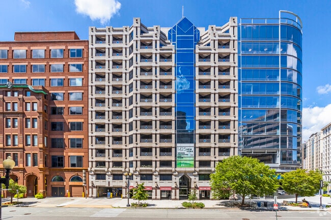 Building Photo - Accolade
