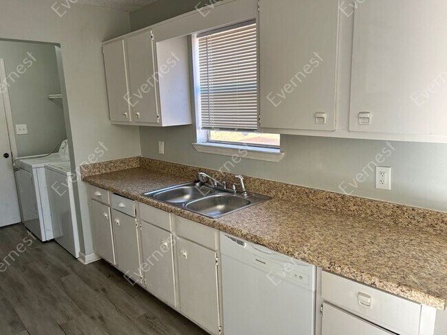 Building Photo - 2201 Pentland Dr
