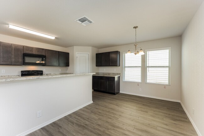 Foto del edificio - 5302 Freshwater Way