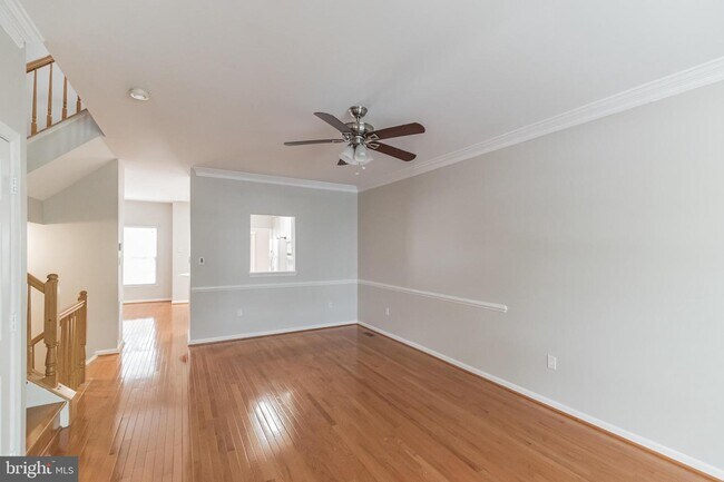 Building Photo - 5905 Jovet Way