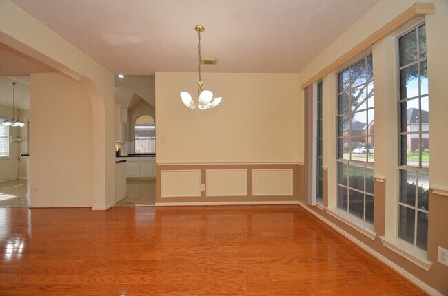 Foto del edificio - 8815 Barron Wood Cir E