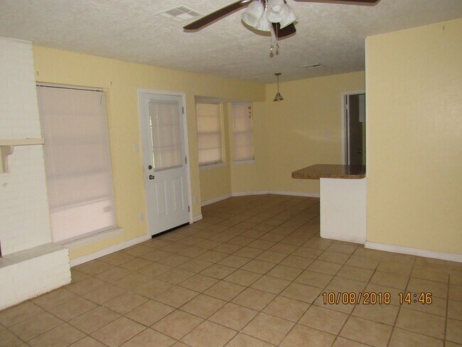Foto del edificio - PETS NEGOTIABLE WITH OWNER APPROVAL!!!