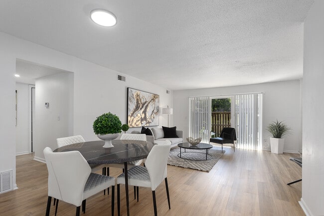 Vivienda de concepto abierto - Fox Run Apartments