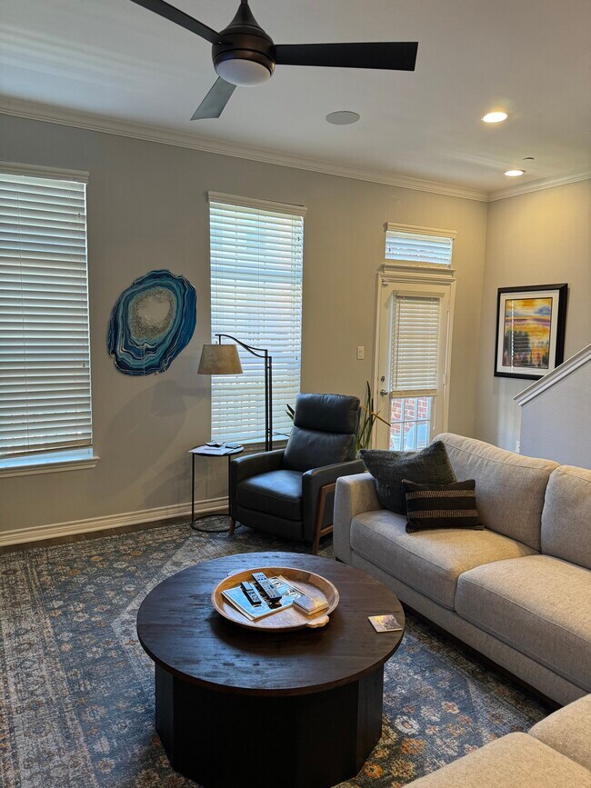 15822 Breedlove Pl, Addison, TX 75001 Townhome Rentals in Addison TX