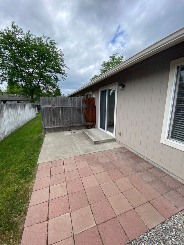Primary Photo - Canfield Court Condo (APP#170)