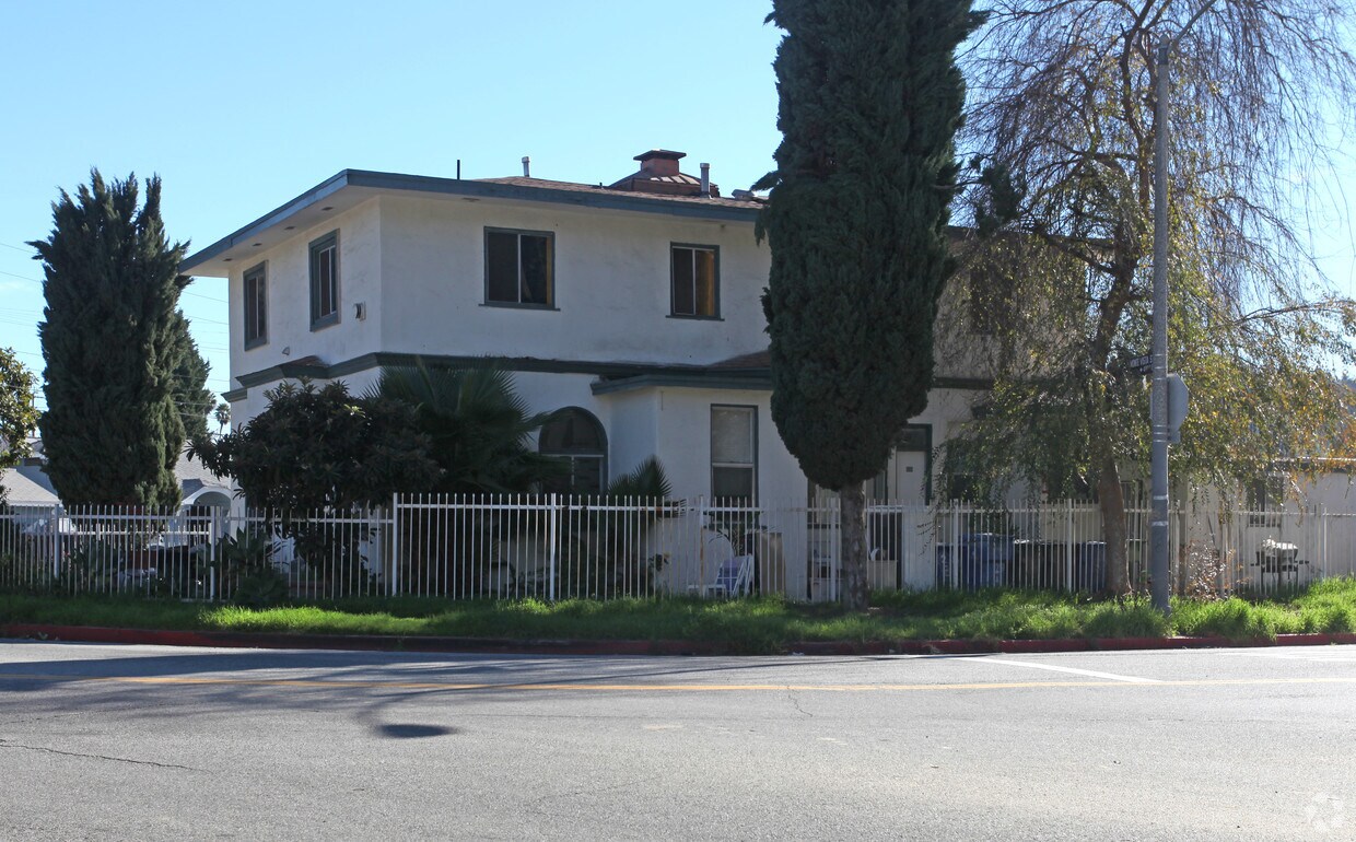 Foto del edificio - 258 N Avenue 49