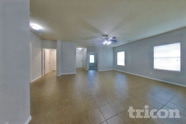 Foto del edificio - 2122 Hackberry Bank Ln