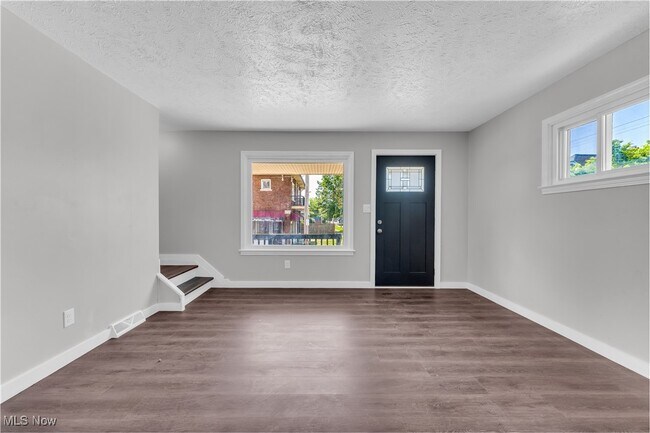 Foto del edificio - 17308 Grovewood Ave