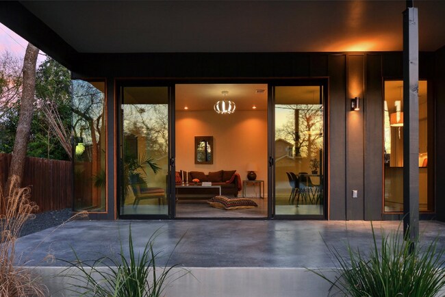 Foto del edificio - 7301 Hardy Dr