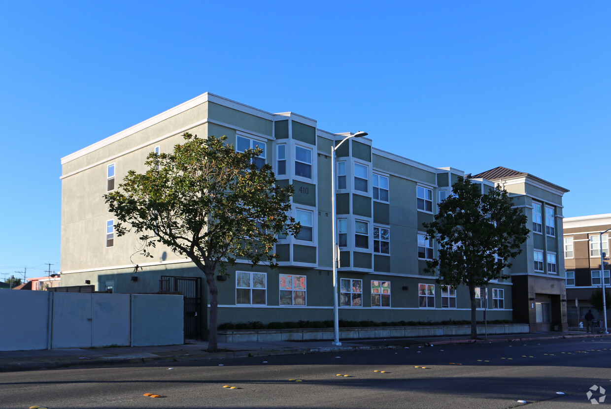 Building Photo - Trinity Plaza