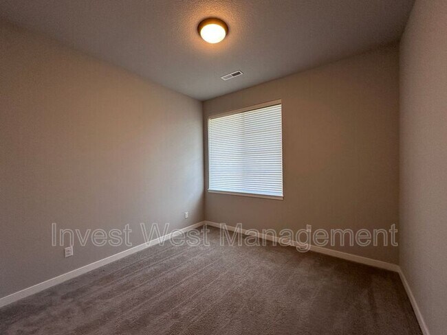 Foto del edificio - 2225 NE 82 St