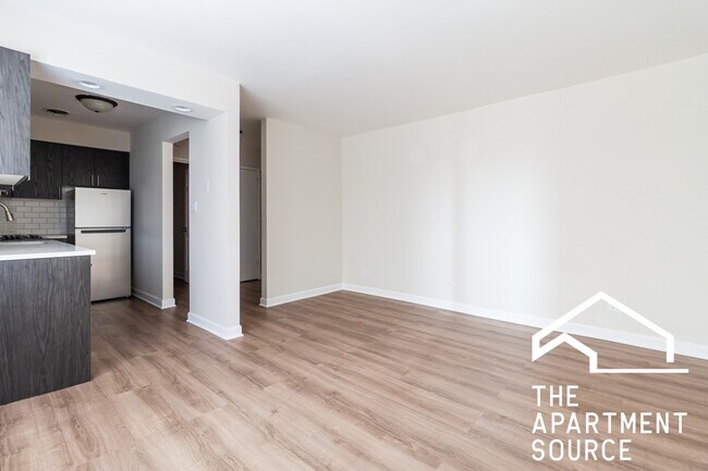 Foto del edificio - 5917 N Kenmore Ave