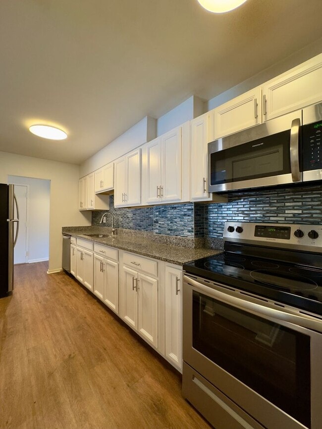 Building Photo - Charming 2 Bedroom/1 Bathroom Apartment in Mt Washington, MD!