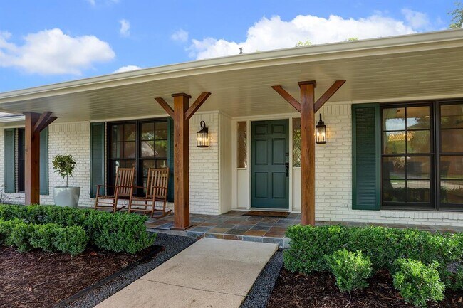 Foto del edificio - 7727 Meadowvale Dr