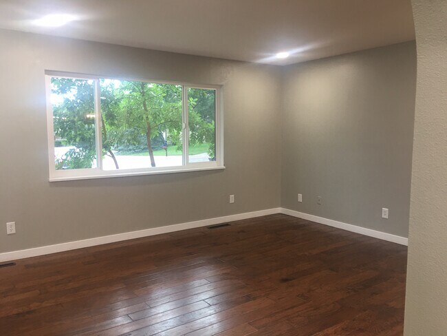 Foto del edificio - 4175 Hamlet Pl
