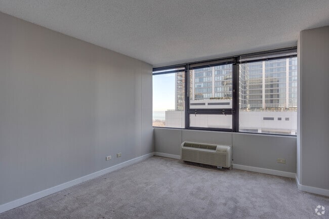 Interior Photo - Park Michigan - 1212 S Michigan Ave