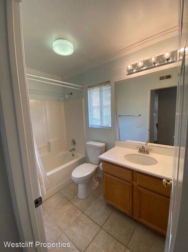 Building Photo - 3 br, 2.5 bath House - 909 Palo Cedro Dr