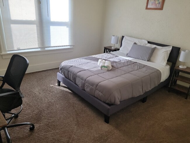 Foto del edificio - 74 S Anderson Ave