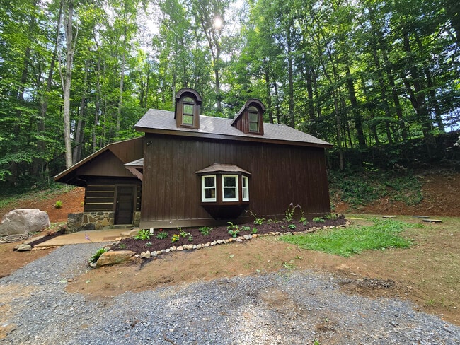 Building Photo - 135 Doe Fork Ln