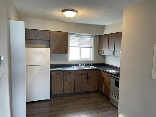 Building Photo - 910 33rd Ave