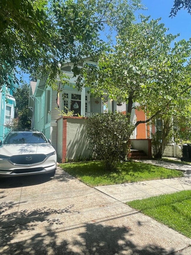 Gorgeous 3BD/2BA Single Family Home in Mid... - Gorgeous 3BD/2BA Single Family Home in Mid...
