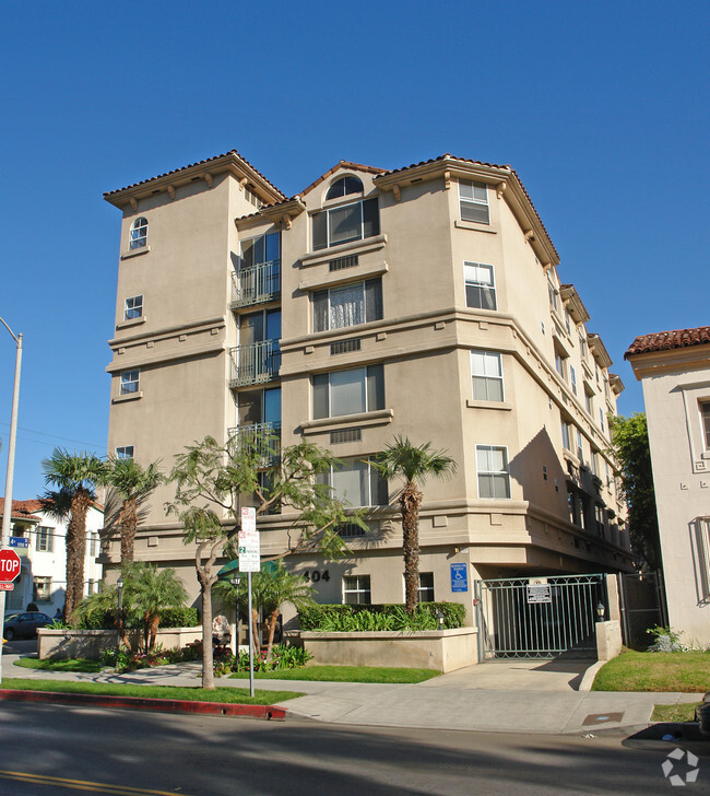 Foto del edificio - Miracle Mile Senior Housing